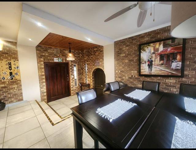 BUSINESS FOR SALE IN HELDERKRUIN EXT